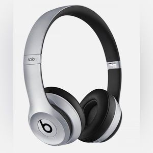NEW IN BOX Beats Solo2 Wireless